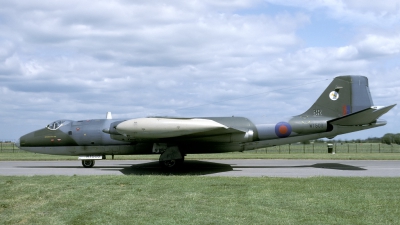 Photo ID 39524 by Joop de Groot. UK Air Force English Electric Canberra PR7, WT509