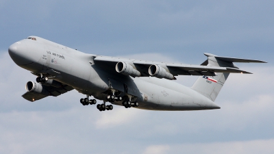 Photo ID 39464 by PAUL CALLAGHAN. USA Air Force Lockheed C 5A Galaxy L 500, 69 0007