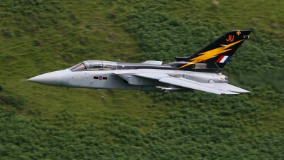 Photo ID 39747 by Neil Bates. UK Air Force Panavia Tornado F3, ZE734