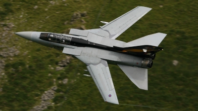 Photo ID 39746 by Neil Bates. UK Air Force Panavia Tornado F3, ZE734