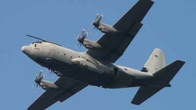 Photo ID 40214 by Bert van Wijk. UK Air Force Lockheed Martin Hercules C5 C 130J L 382, ZH880