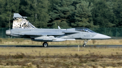 Photo ID 40122 by Joop de Groot. Czech Republic Air Force Saab JAS 39C Gripen, 9237