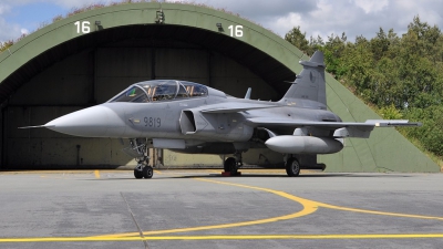 Photo ID 40374 by Dirk Ressel. Czech Republic Air Force Saab JAS 39D Gripen, 9819