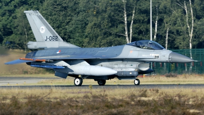 Photo ID 40609 by Joop de Groot. Netherlands Air Force General Dynamics F 16AM Fighting Falcon, J 062