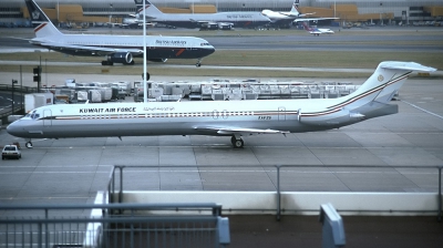 Photo ID 41927 by Mathias Henig. Kuwait Air Force McDonnell Douglas MD 83, KAF26