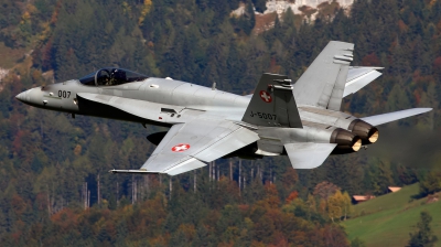 Photo ID 41569 by Jan Suchanek. Switzerland Air Force McDonnell Douglas F A 18C Hornet, J 5007