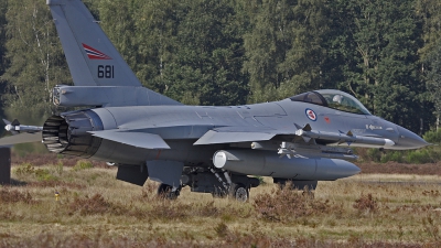 Photo ID 42316 by Robin Coenders / VORTEX-images. Norway Air Force General Dynamics F 16AM Fighting Falcon, 681