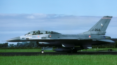 Photo ID 42864 by Joop de Groot. Netherlands Air Force General Dynamics F 16B Fighting Falcon, J 264