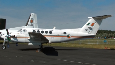 Photo ID 43172 by Bart Hoekstra. Ireland Air Force Beech Super King Air B200, 240