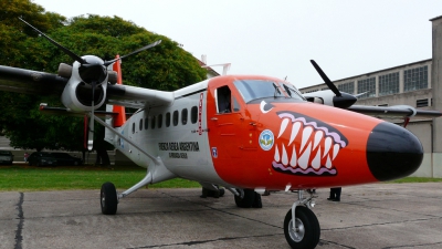 Photo ID 43272 by Martin Kubo. Argentina Air Force De Havilland Canada DHC 6 200 Twin Otter, T 86