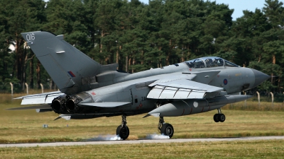 Photo ID 43501 by Andy Walker. UK Air Force Panavia Tornado GR4 T, ZA410