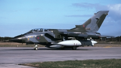 Photo ID 44007 by Tom Gibbons. UK Air Force Panavia Tornado GR1B, ZA399