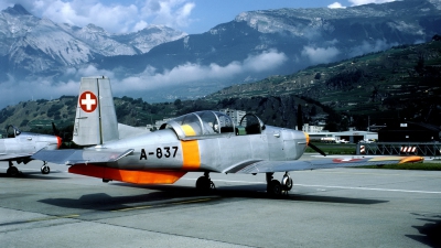 Photo ID 44511 by Joop de Groot. Switzerland Air Force Pilatus P 3 05, A 837