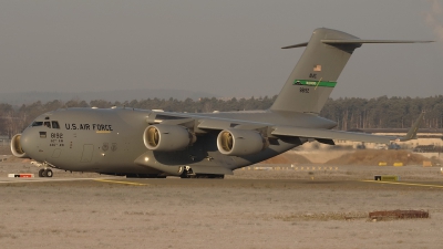 Photo ID 44956 by E de Wissel. USA Air Force Boeing C 17A Globemaster III, 08 8192