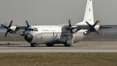 Photo ID 47583 by Mathias Henig. Kuwait Air Force Lockheed L 100 30 Hercules L 382G, KAF323