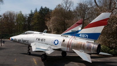 Photo ID 48285 by Lieuwe Hofstra. USA Air Force North American F 100D Super Sabre, 54 2265