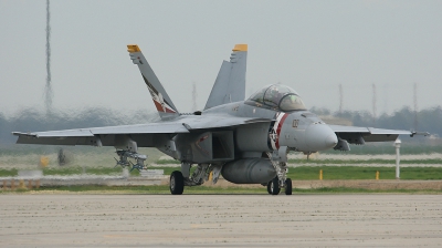 Photo ID 49923 by Paul Newbold. USA Navy Boeing F A 18F Super Hornet, 165916