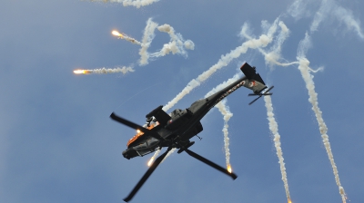 Photo ID 51201 by Peter Terlouw. Netherlands Air Force Boeing AH 64DN Apache Longbow, Q 19