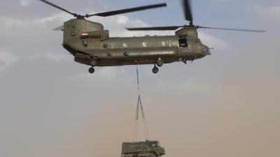 Photo ID 6499 by Lee Barton. UK Air Force Boeing Vertol Chinook HC2 CH 47D, ZA683