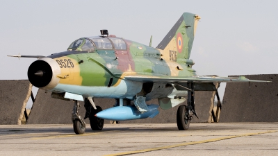 Photo ID 52350 by Carl Brent. Romania Air Force Mikoyan Gurevich MiG 21UM Lancer B, 9526