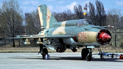 Photo ID 54927 by Carl Brent. Hungary Air Force Mikoyan Gurevich MiG 21MF, 8204