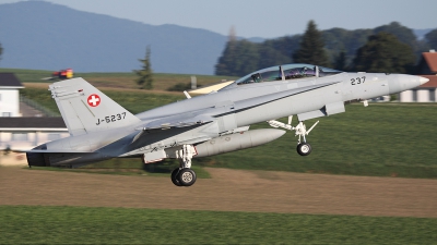 Photo ID 55892 by Ludwig Isch. Switzerland Air Force McDonnell Douglas F A 18D Hornet, J 5237