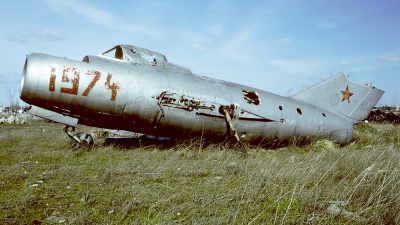 Photo ID 56556 by Carl Brent. Russia Air Force Mikoyan Gurevich MiG 15bis, 657