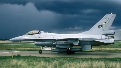Photo ID 58569 by Joop de Groot. Norway Air Force General Dynamics F 16A Fighting Falcon, 671