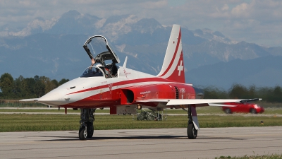 Photo ID 59201 by Paul Newbold. Switzerland Air Force Northrop F 5E Tiger II, J 3087