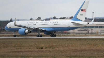 Photo ID 61145 by Peter Emmert. USA Air Force Boeing C 32A, 98 0001