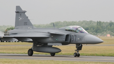 Photo ID 61388 by Rob Hendriks. Hungary Air Force Saab JAS 39C Gripen, 37