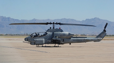 Photo ID 63356 by CHARLES OSTA. USA Marines Bell AH 1W Super Cobra 209, 162552