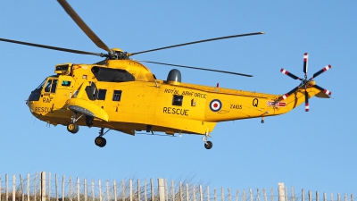 Photo ID 64012 by Mike Griffiths. UK Air Force Westland Sea King HAR 3, ZA105