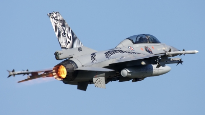 Photo ID 66889 by Walter Van Bel. Norway Air Force General Dynamics F 16BM Fighting Falcon, 692