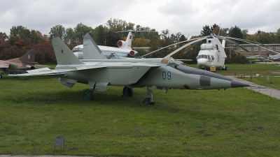 Photo ID 67298 by Jörg Pfeifer. Russia Air Force Mikoyan Gurevich MiG 25RBT, 09 BLUE