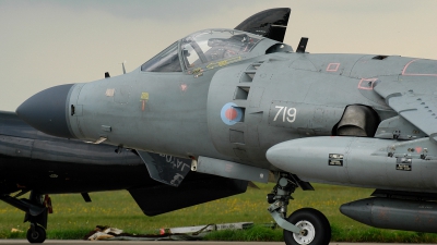 Photo ID 67591 by Peter Terlouw. UK Navy British Aerospace Sea Harrier FA 2, ZH800