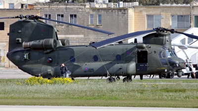 Photo ID 68795 by Mark. UK Air Force Boeing Vertol Chinook HC2 CH 47D, ZA679