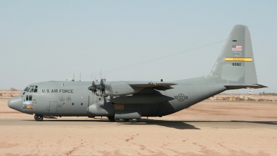Photo ID 68945 by Paul Newbold. USA Air Force Lockheed C 130H Hercules L 382, 78 0812