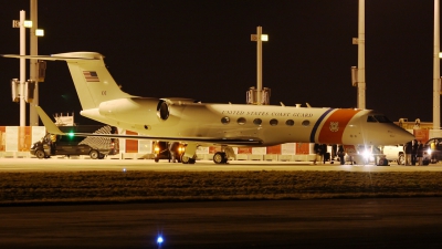 Photo ID 69617 by Rob Hendriks. USA Coast Guard Gulfstream Aerospace C 37A G550, 01