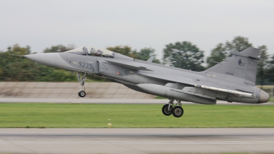 Photo ID 69907 by Rob Hendriks. Czech Republic Air Force Saab JAS 39C Gripen, 9235