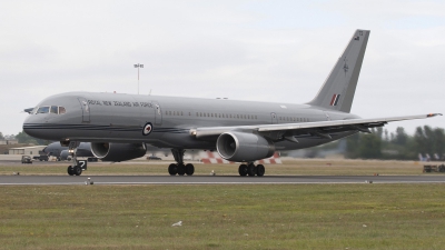 Photo ID 71153 by Niels Roman / VORTEX-images. New Zealand Air Force Boeing 757 2K2, NZ7572