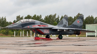 Photo ID 71647 by Bob Wood. Russia Air Force Mikoyan Gurevich MiG 29UB 9 51, 106 WHITE