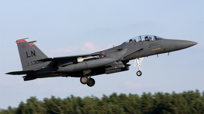 Photo ID 72141 by PAUL CALLAGHAN. USA Air Force McDonnell Douglas F 15E Strike Eagle, 00 3002