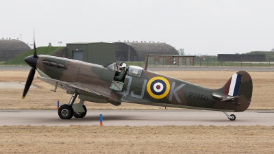 Photo ID 72291 by Zac Watson. UK Air Force Supermarine 329 Spitfire IIa, P7350