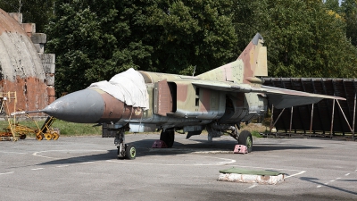 Photo ID 72405 by Carl Brent. Ukraine Air Force Mikoyan Gurevich MiG 23M, 57 YELLOW