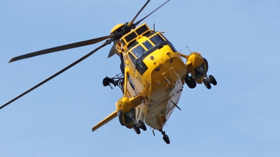 Photo ID 72872 by Mike Griffiths. UK Air Force Westland Sea King HAR 3, XZ594