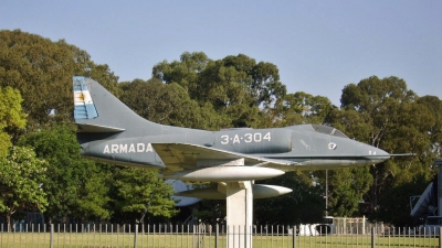 Photo ID 73372 by JUAN A RODRIGUEZ. Argentina Navy Douglas A 4E Skyhawk, 3 A 304