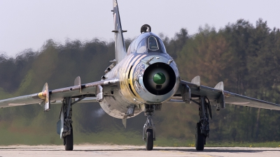 Photo ID 72932 by rob martaré. Poland Air Force Sukhoi Su 22UM 3K, 707