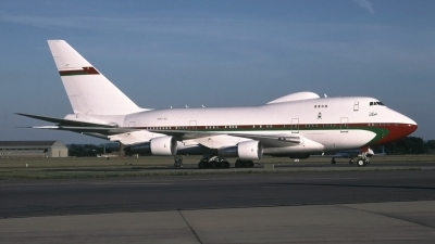 Photo ID 72928 by Tom Gibbons. Oman Government Boeing 747SP 27, A4O SO