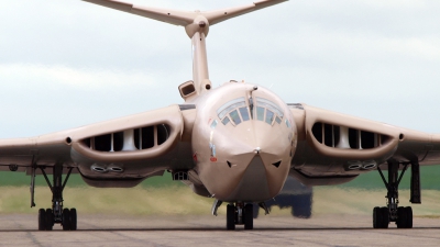 Photo ID 75375 by Stuart Thurtle. UK Air Force Handley Page Victor K2 HP 80, XM715